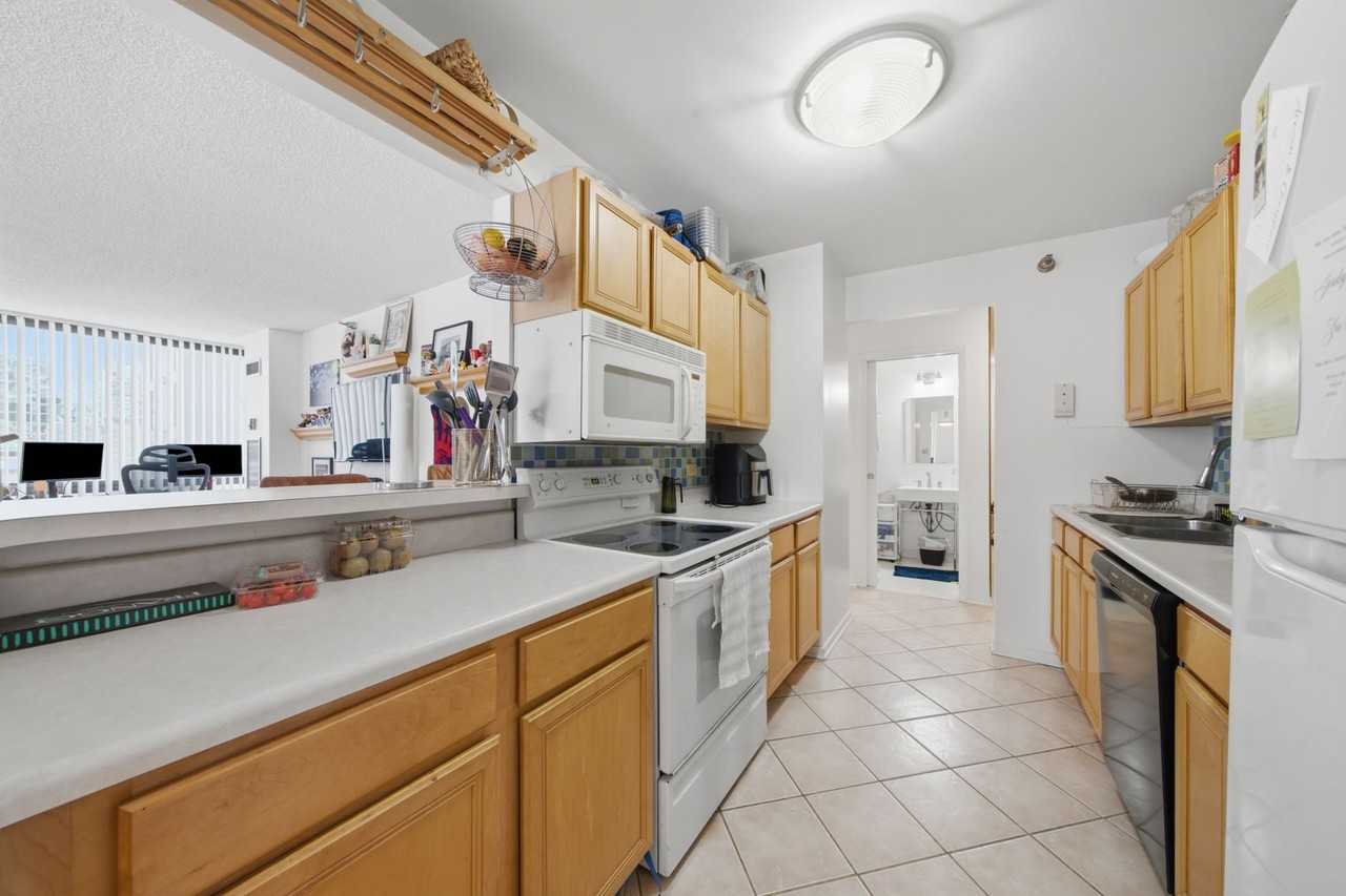 70 W Huron St #502 - Photo 7 of 14