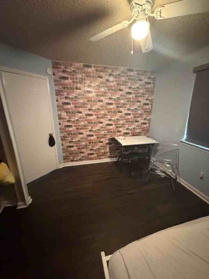 5110 Glenoak Dr - Photo 4 of 18