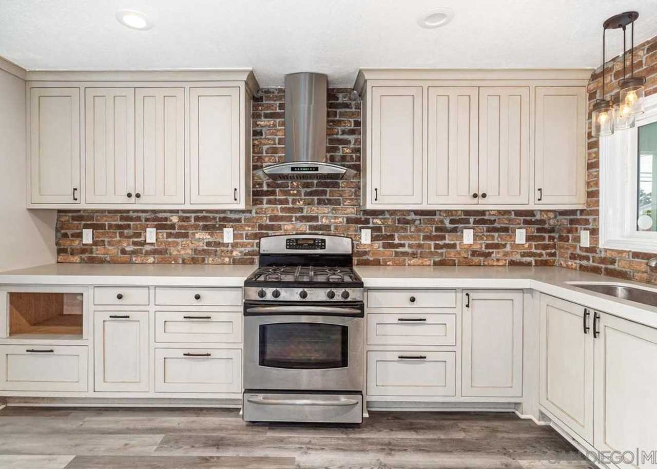 1319 Thermal Ave - Photo 3 of 17