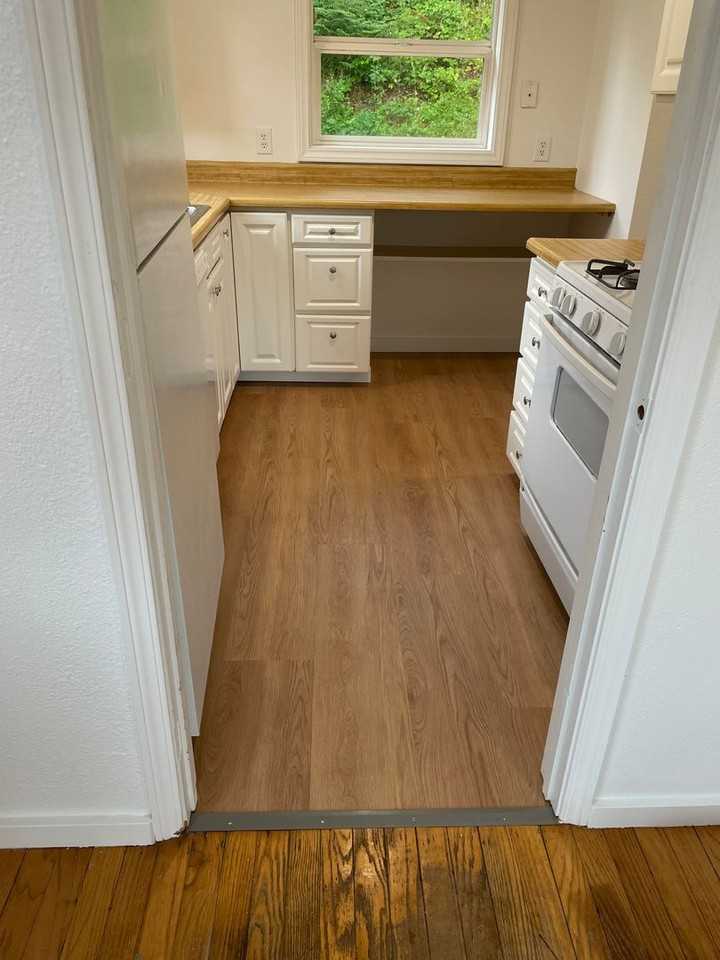 9823 31st Ave Sw - Photo 3 of 24