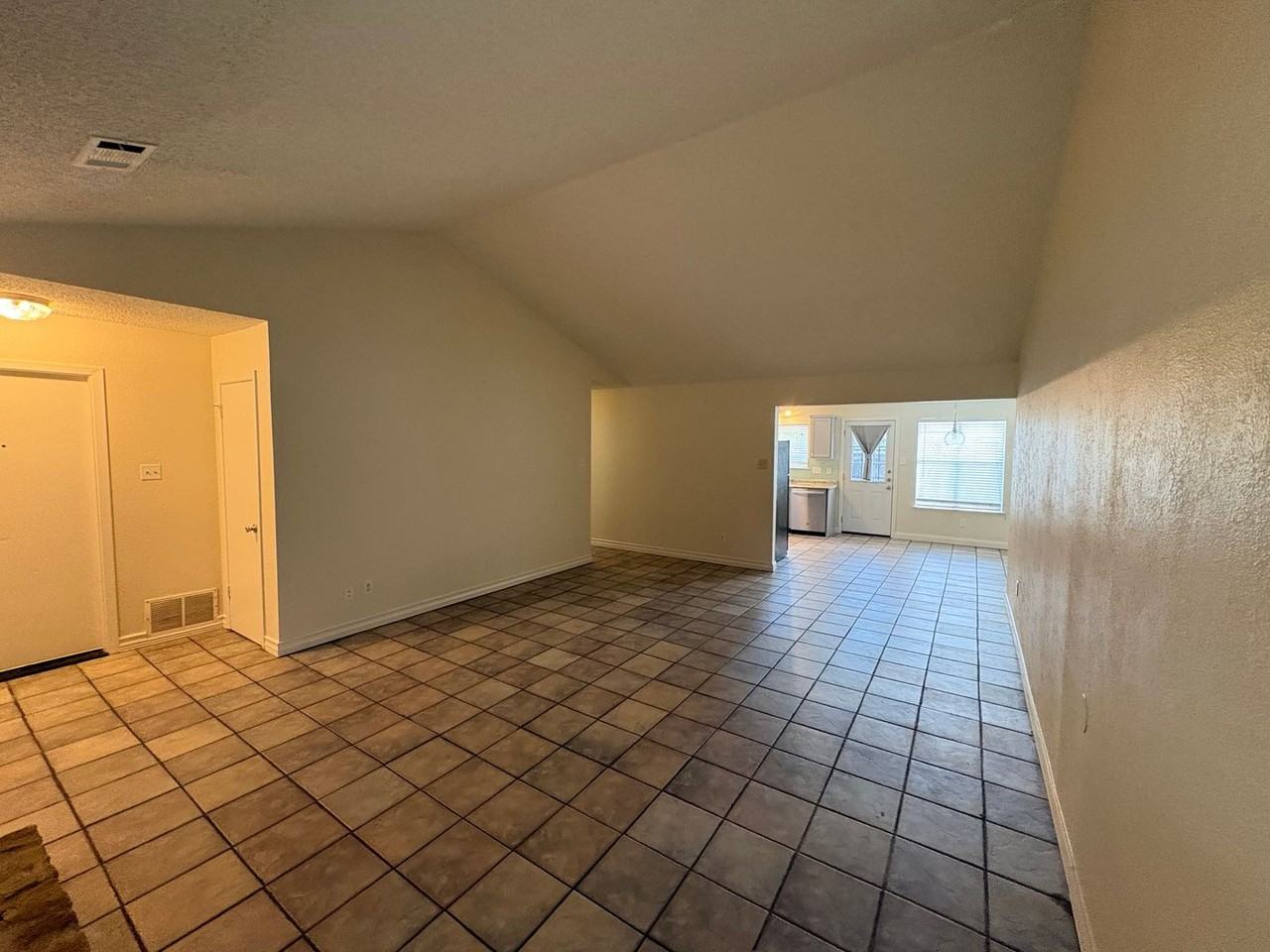 3800 Tattershall Ln - Photo 6 of 27