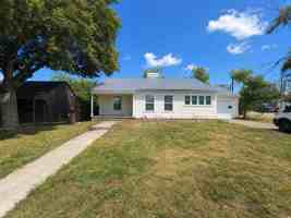 featured image of 2111 Live Oak St