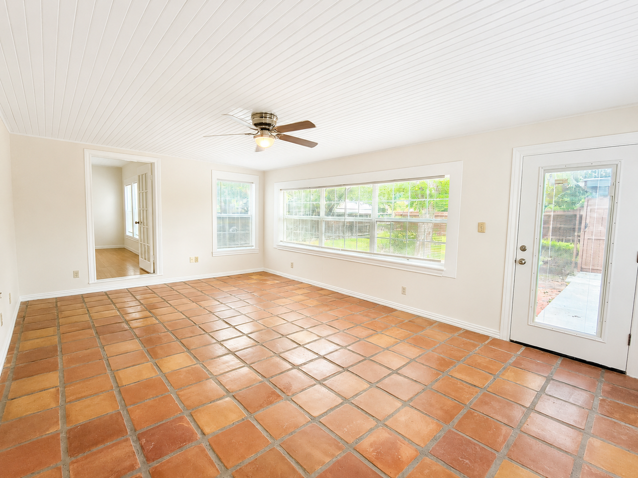 2111 Live Oak St - Photo 3 of 12
