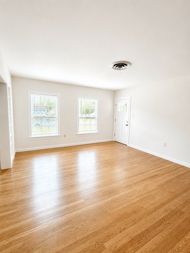 2111 Live Oak St - Photo 4 of 12