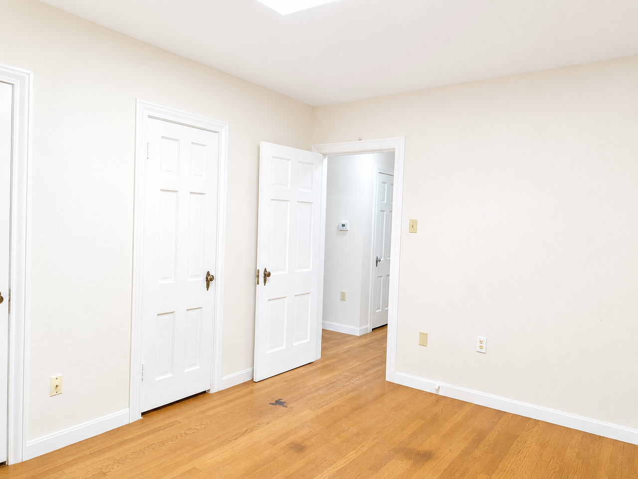 2111 Live Oak St - Photo 5 of 12