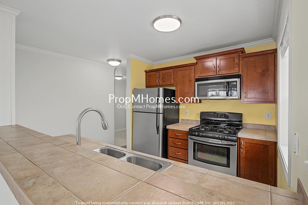 15064 Nw Central Dr #1302 - Photo 5 of 20