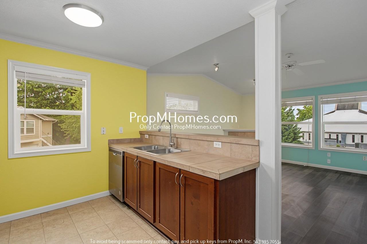 15064 Nw Central Dr #1302 - Photo 7 of 20