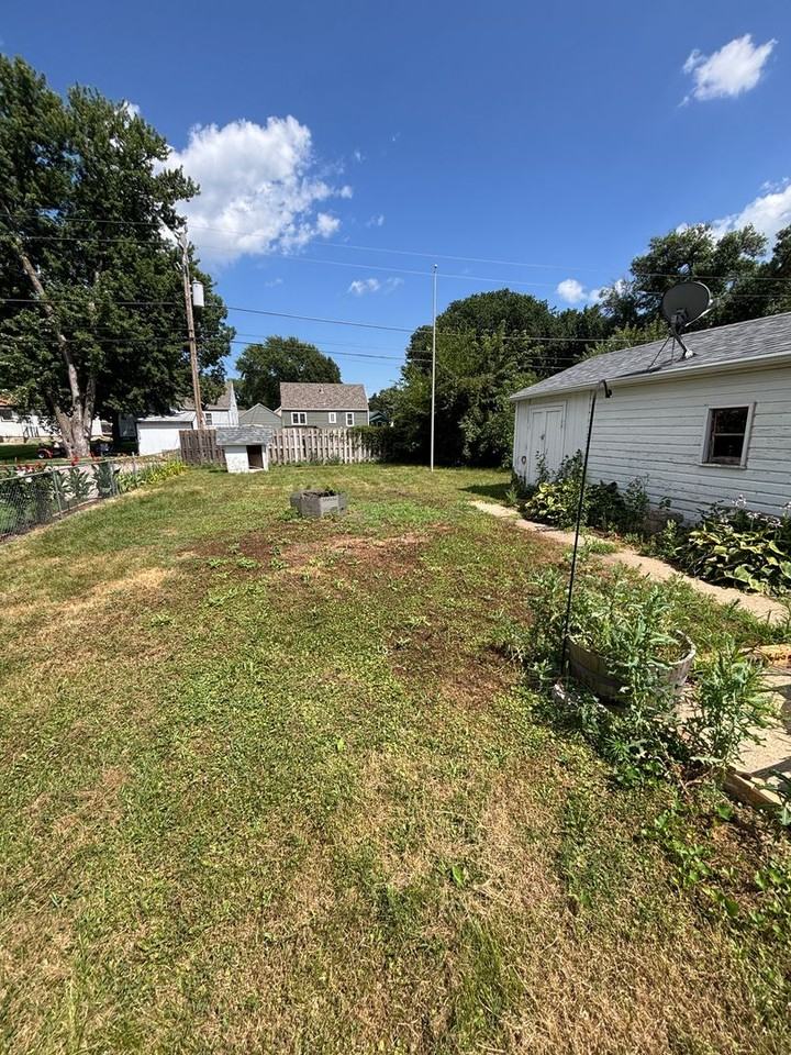 2628 S Paxton St - Photo 2 of 7