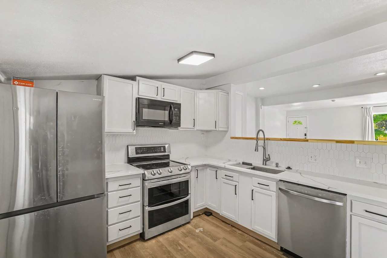 1945 S Irving St - Photo 5 of 16