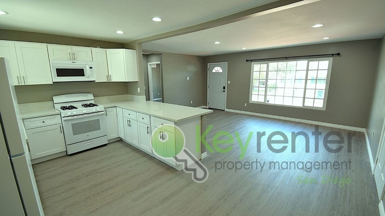 652 N Cuyamaca St - Photo 2 of 16