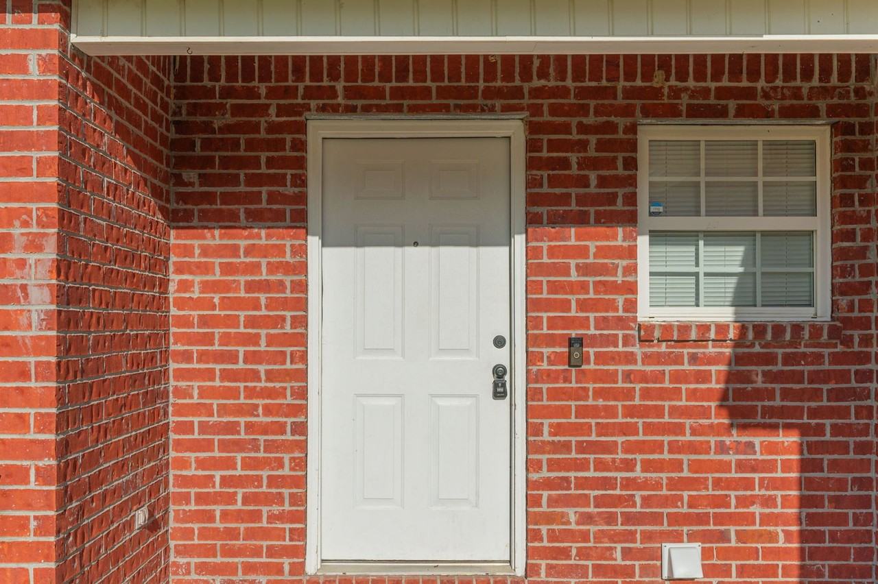 4660 Dove Way - Photo 5 of 35