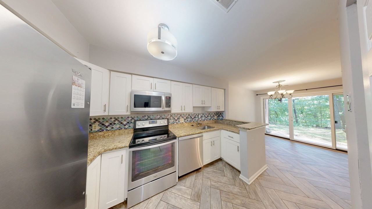 11100 Beaver Trail Ct - Photo 2 of 12