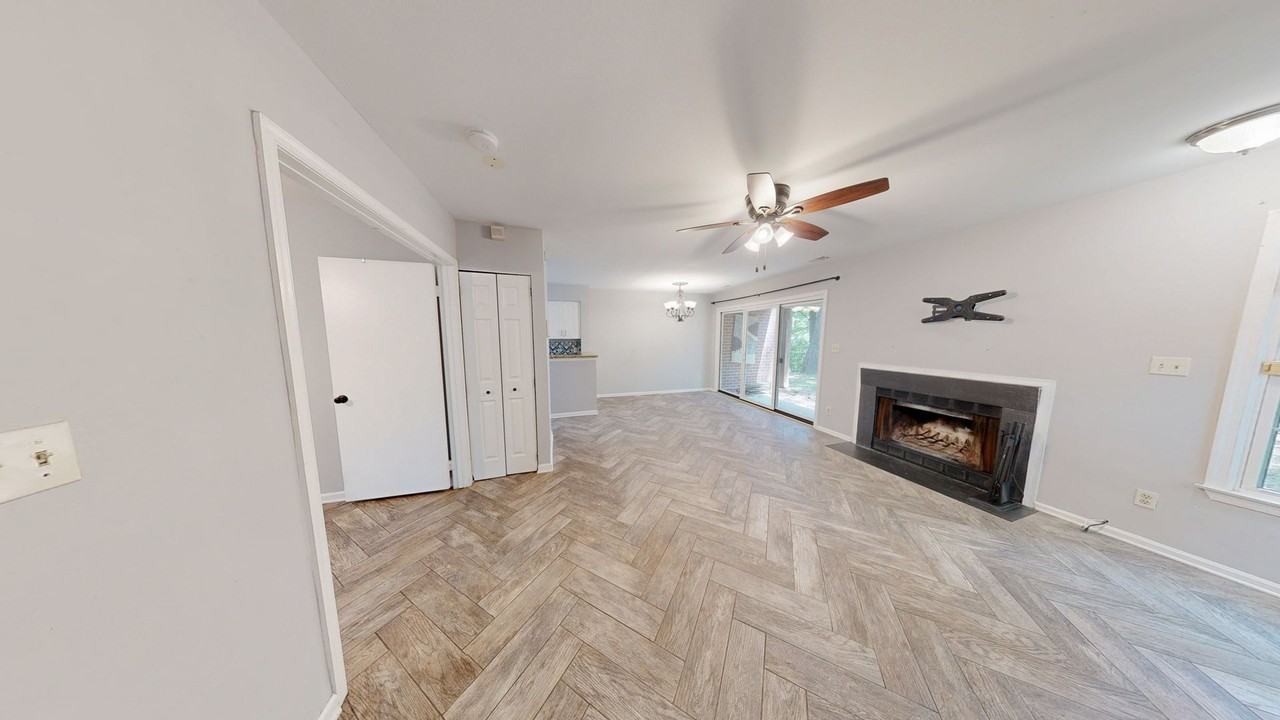 11100 Beaver Trail Ct - Photo 3 of 12