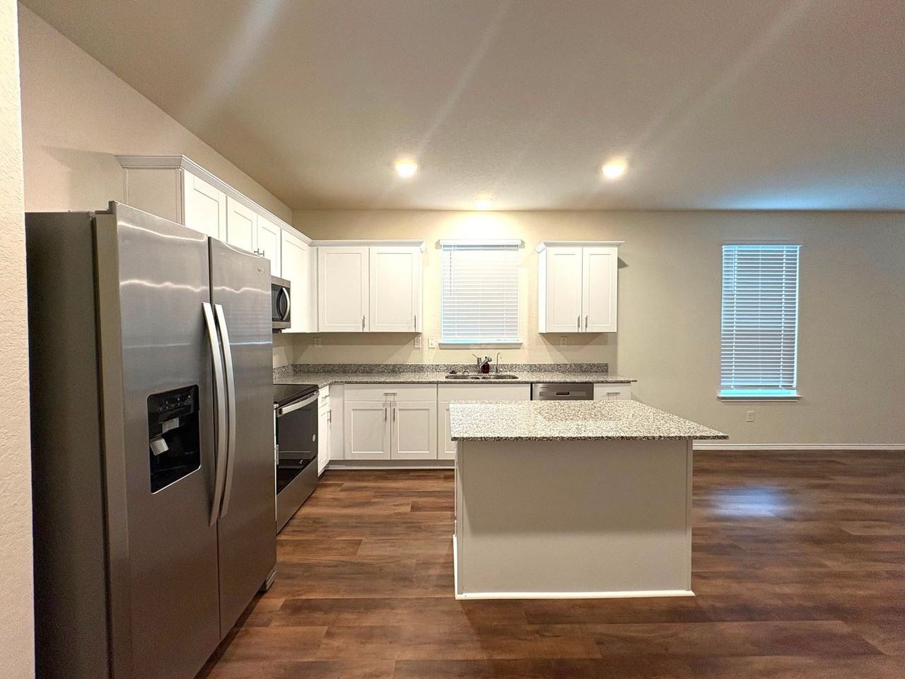 10223 Crossbuck - Photo 3 of 17