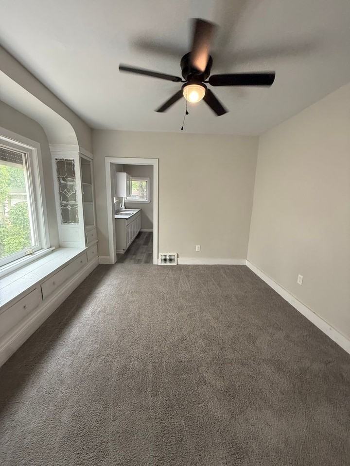 12617 Imperial Ave - Photo 3 of 11