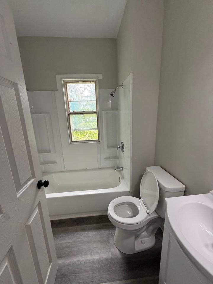 12617 Imperial Ave - Photo 5 of 11