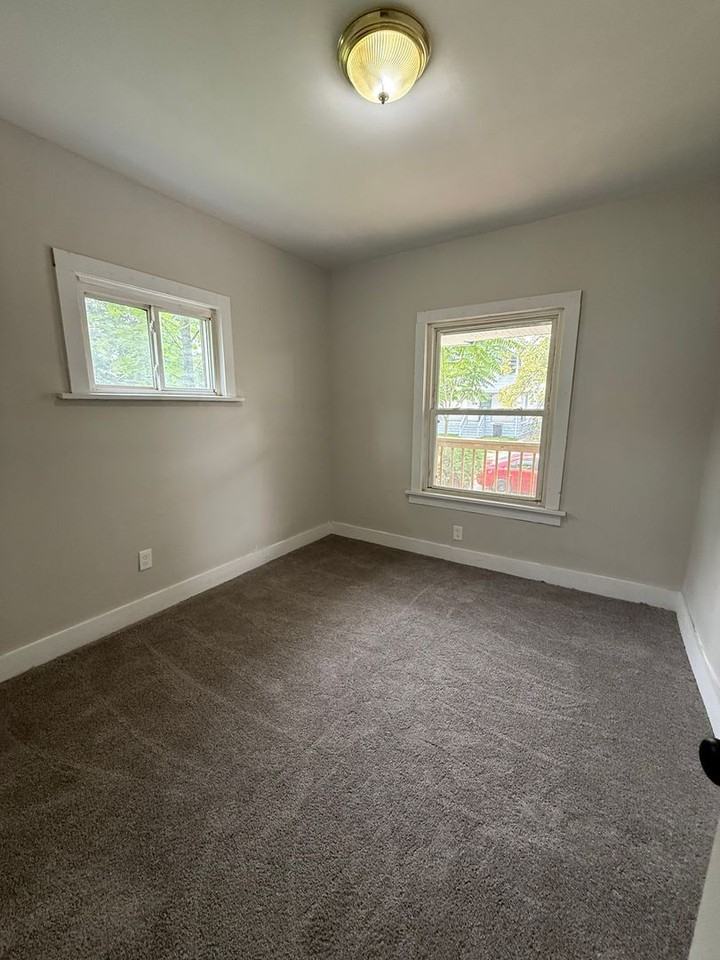 12617 Imperial Ave - Photo 6 of 11