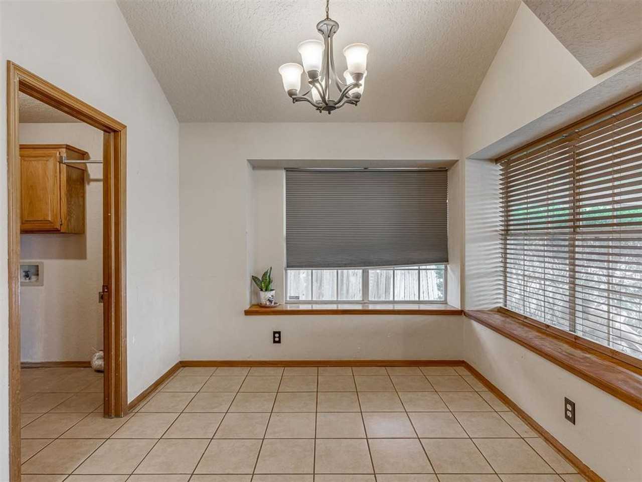 1019 Pruett Dr - Photo 4 of 29