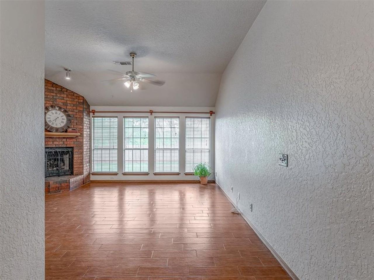 1019 Pruett Dr - Photo 7 of 29