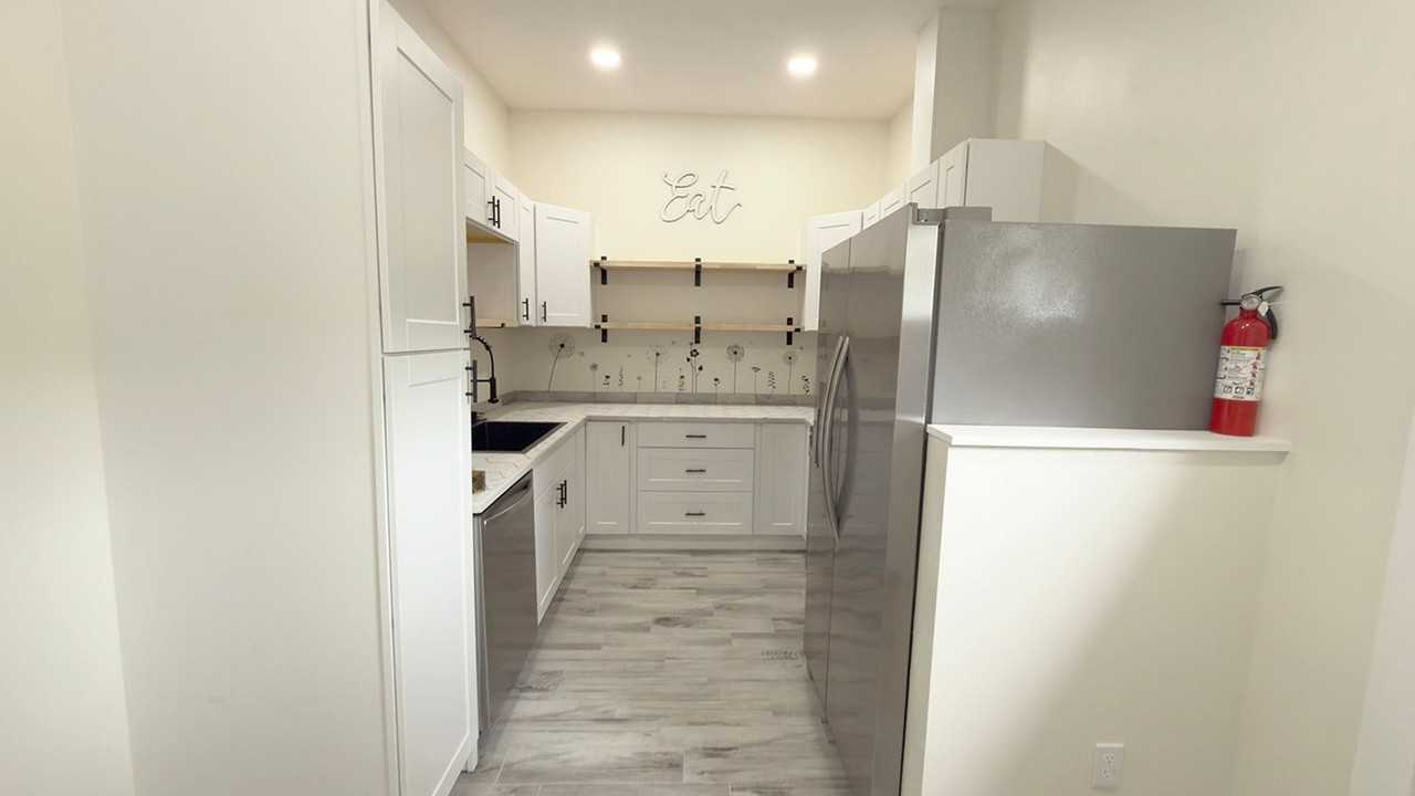 138 S Main Ave #B - Photo 5 of 18