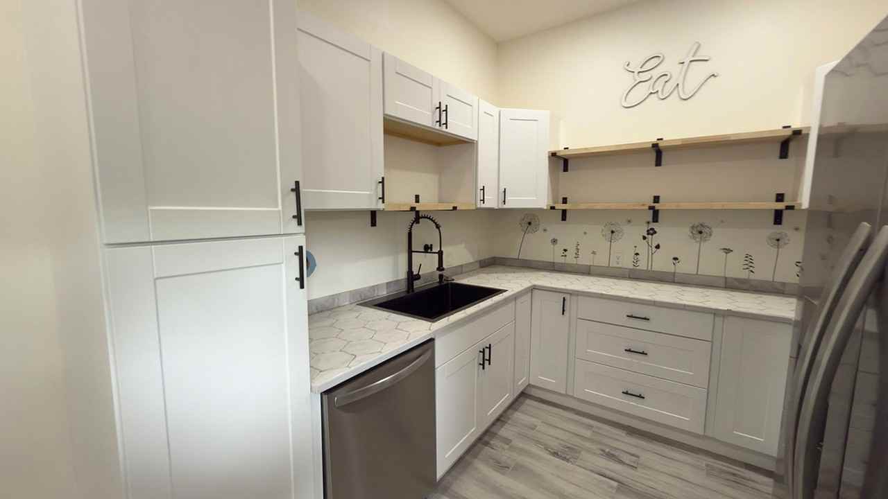 138 S Main Ave #B - Photo 6 of 18