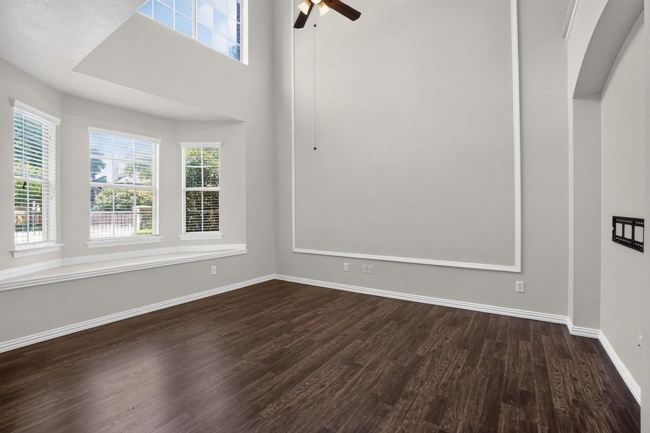 3112 Bedford Rd - Photo 2 of 34