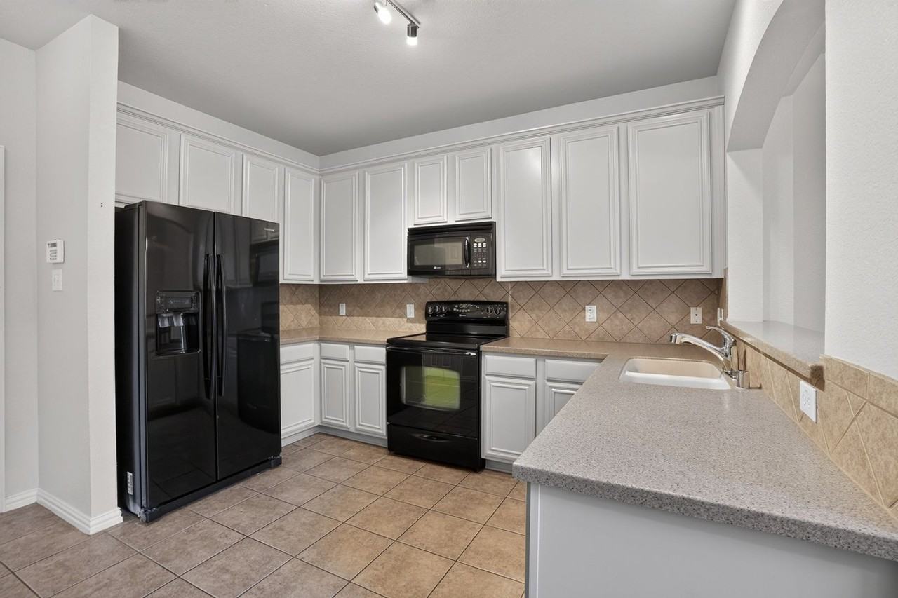 3112 Bedford Rd - Photo 7 of 34