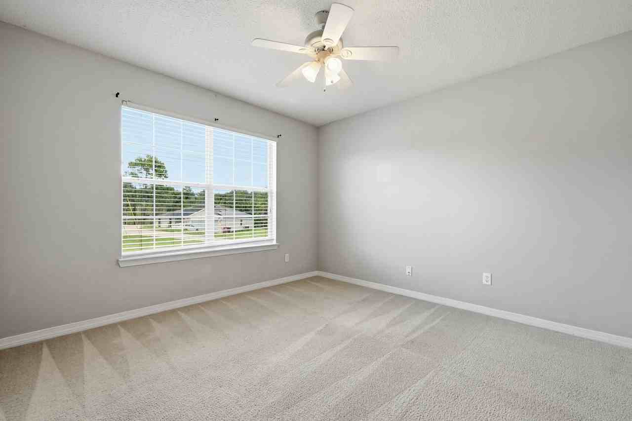 339 Peggy Dr - Photo 3 of 40