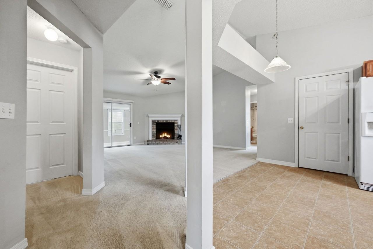 339 Peggy Dr - Photo 5 of 40