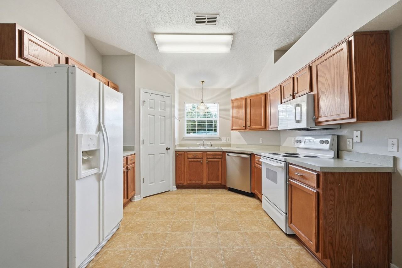 339 Peggy Dr - Photo 6 of 40