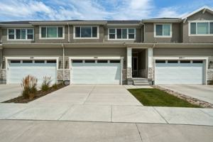 featured image of 1082 W Chimney Pass Dr