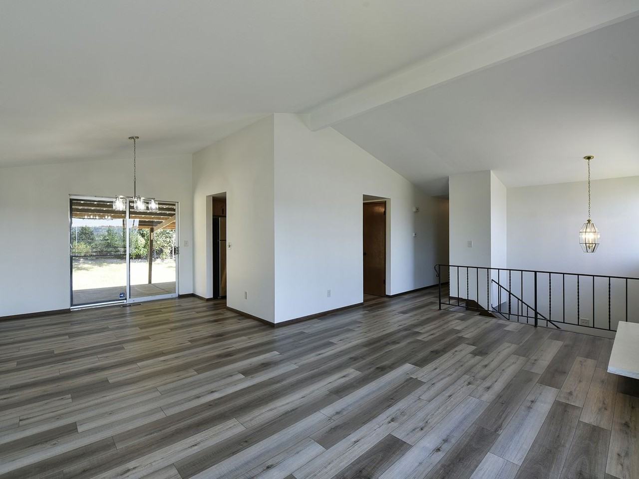 428 S 26th St - Photo 3 of 25