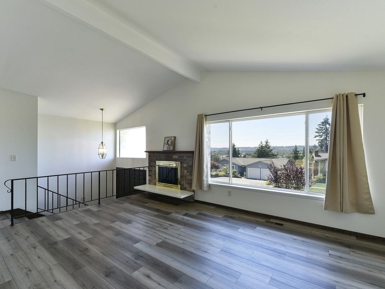 428 S 26th St - Photo 4 of 25
