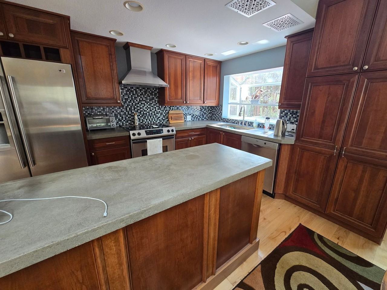 2792 Lee Hill Dr - Photo 3 of 44
