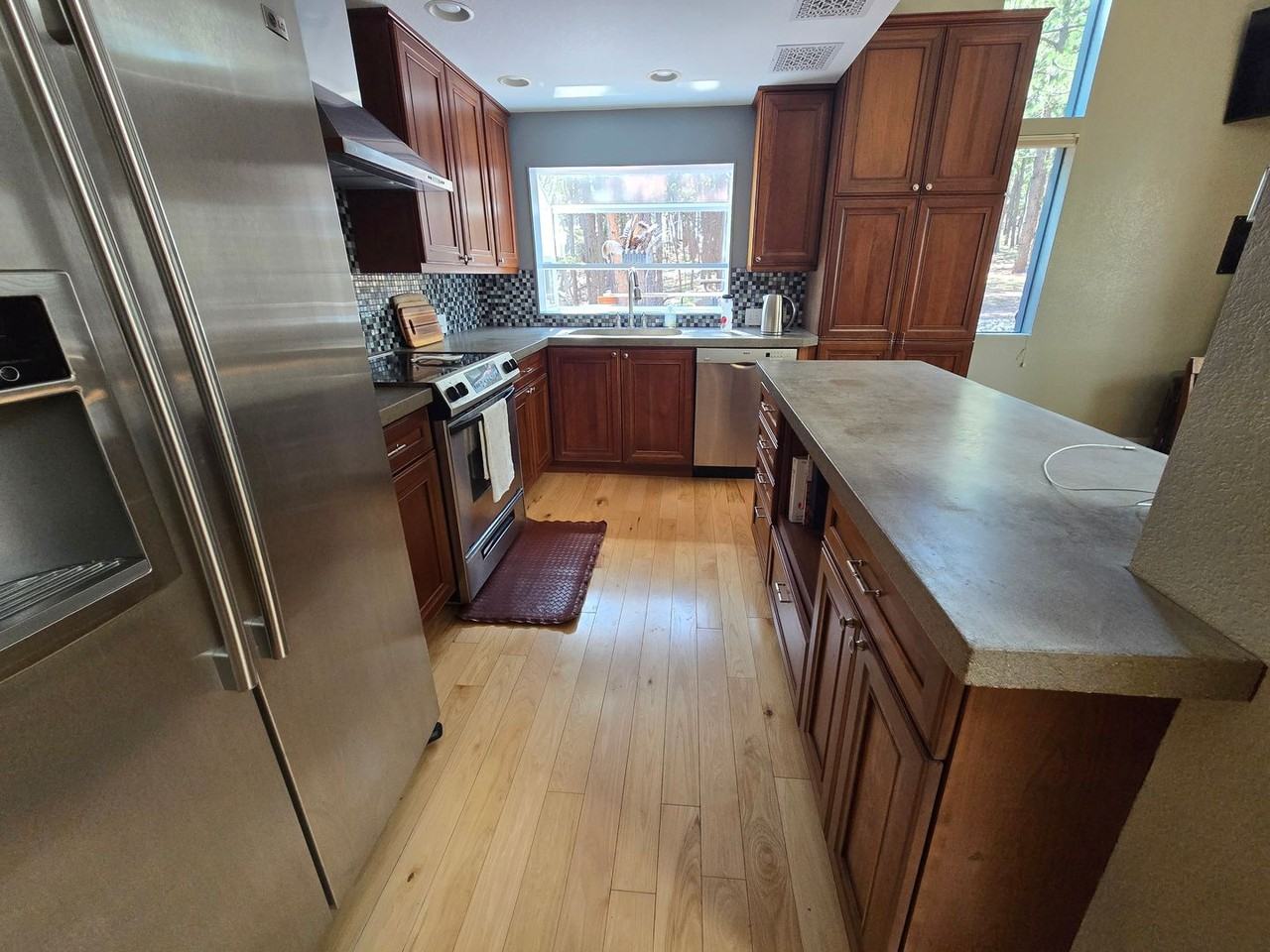 2792 Lee Hill Dr - Photo 4 of 44