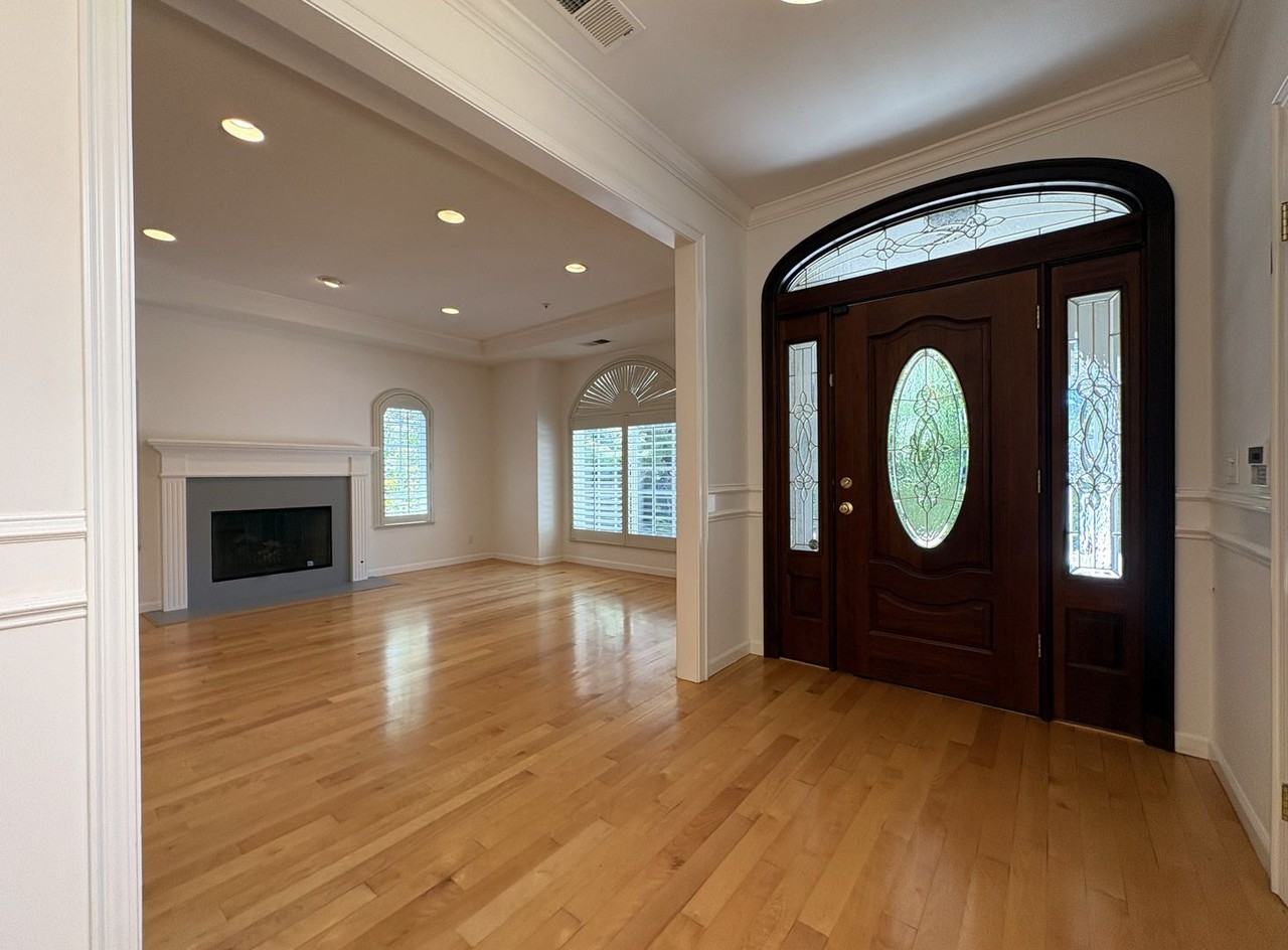 618 17th Ave - Photo 4 of 35