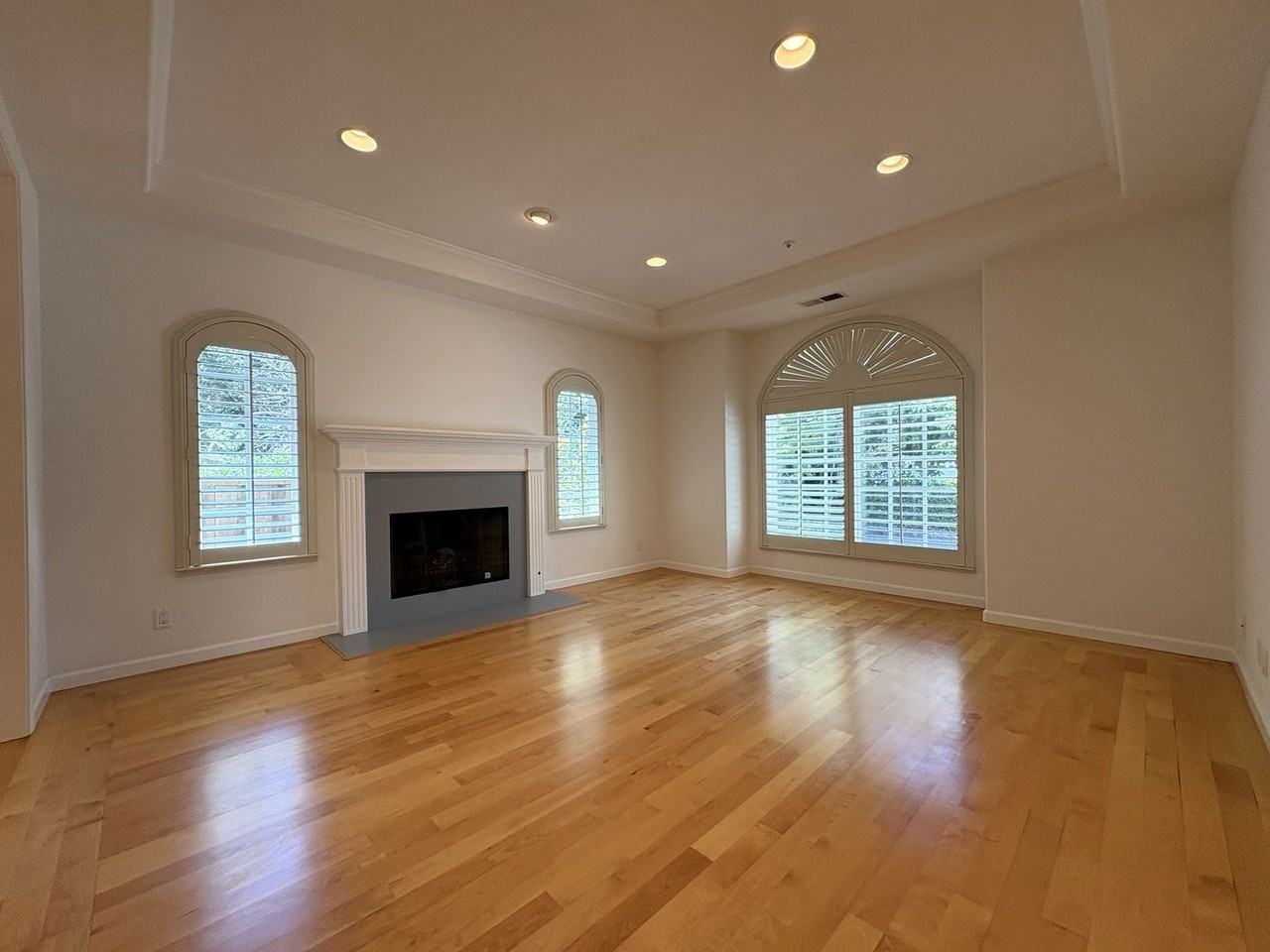 618 17th Ave - Photo 5 of 35