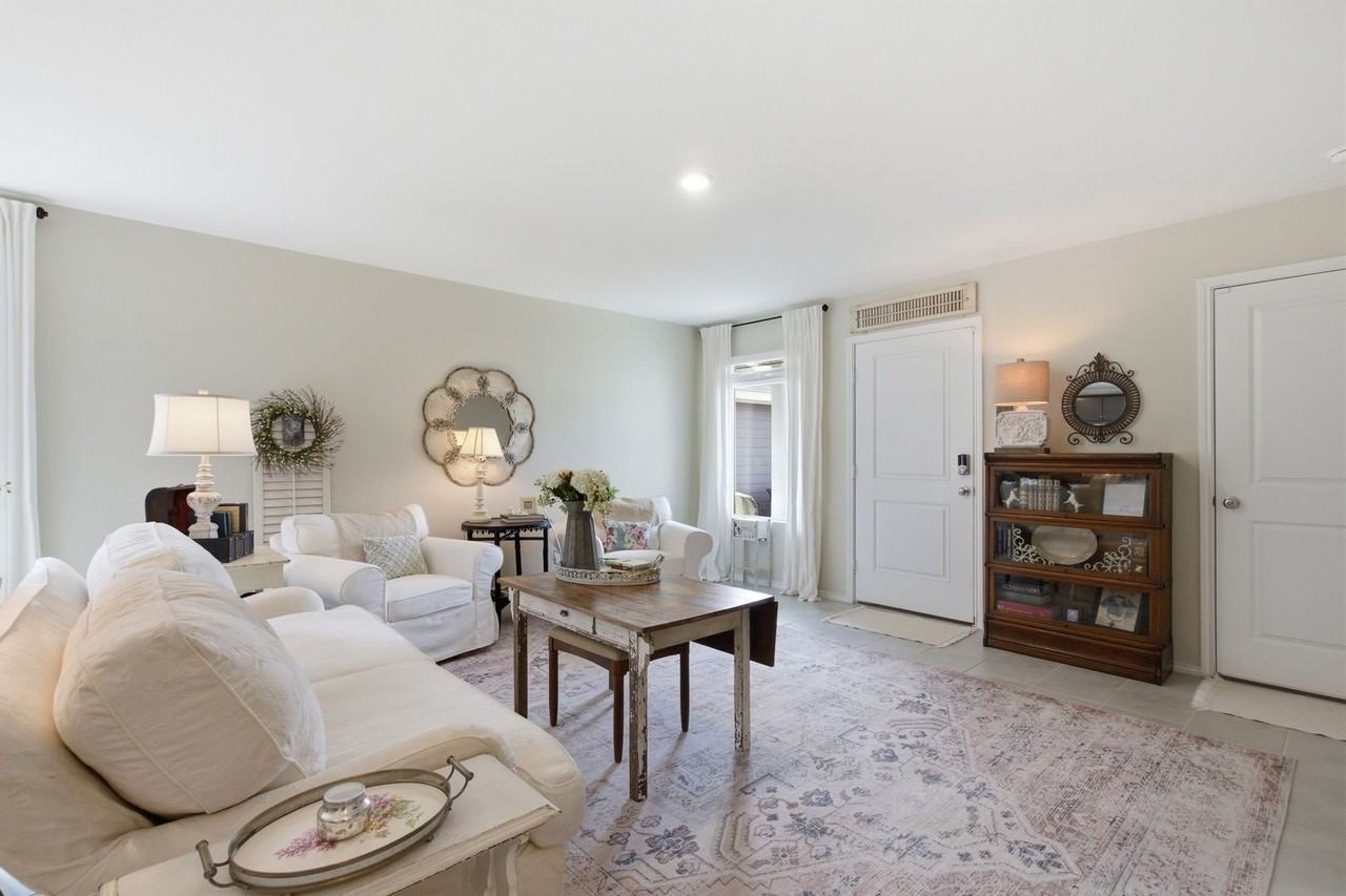 5969 Sumlin Way - Photo 4 of 17