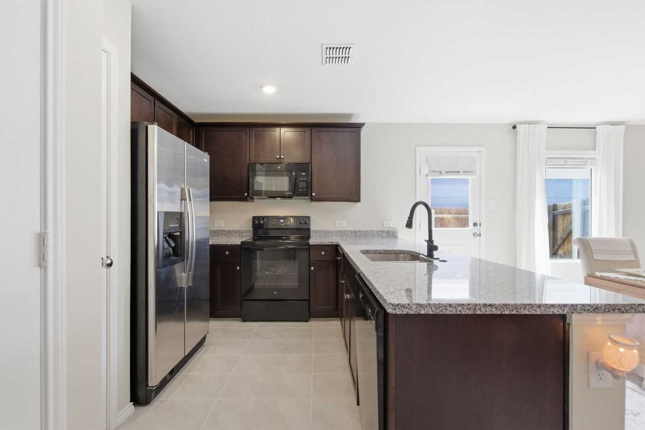 5969 Sumlin Way - Photo 7 of 17