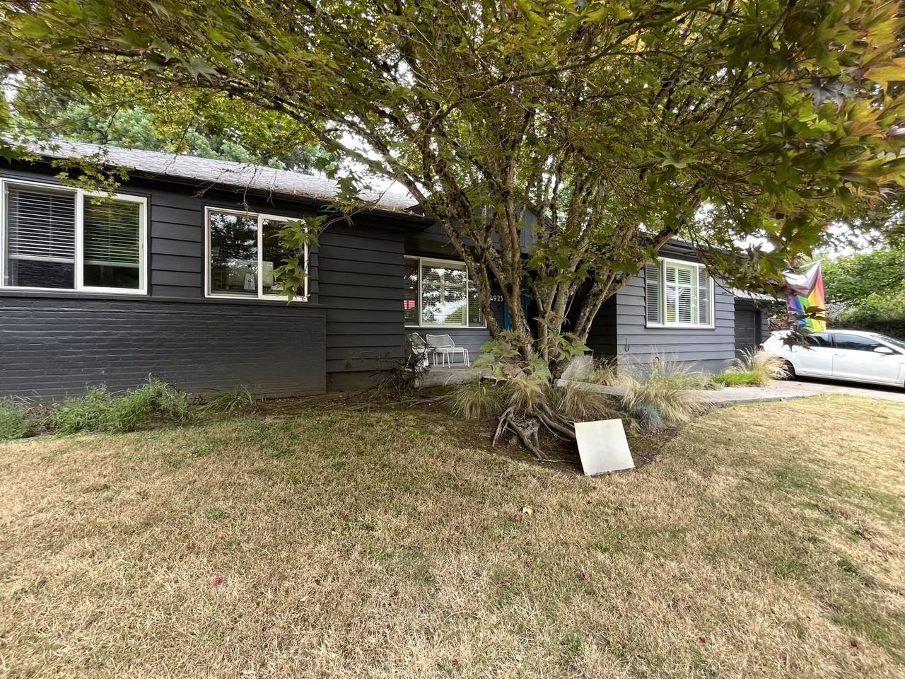 4923 Sw Lowell St - Photo 3 of 50
