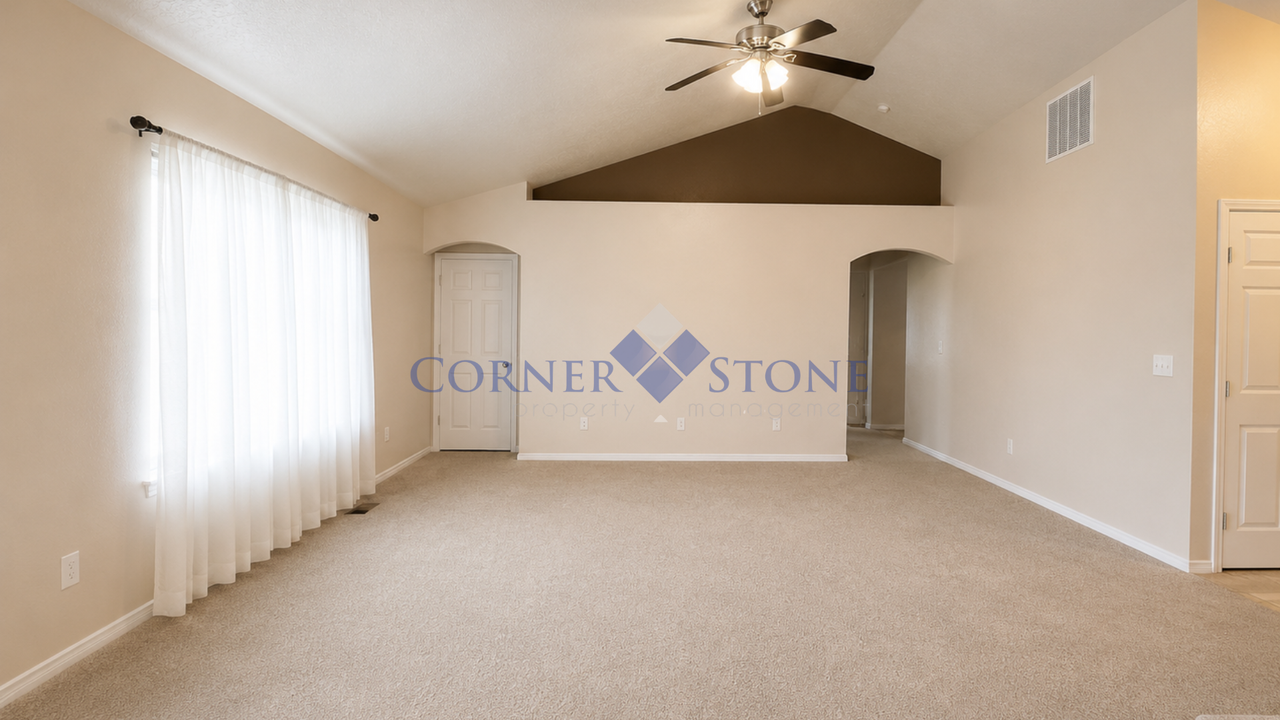 8179 E Portage St - Photo 4 of 22