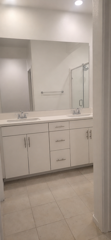 5752 Spring St - Photo 3 of 23