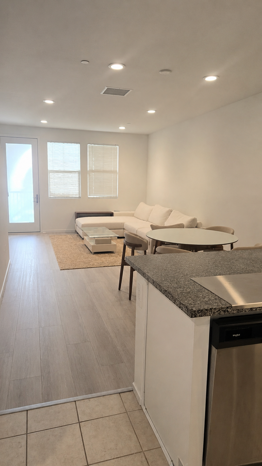 5752 Spring St - Photo 4 of 23