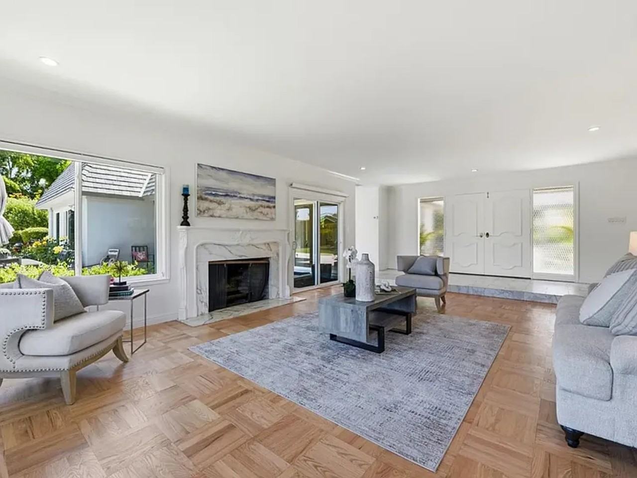 2140 Carmelita Ave - Photo 4 of 47