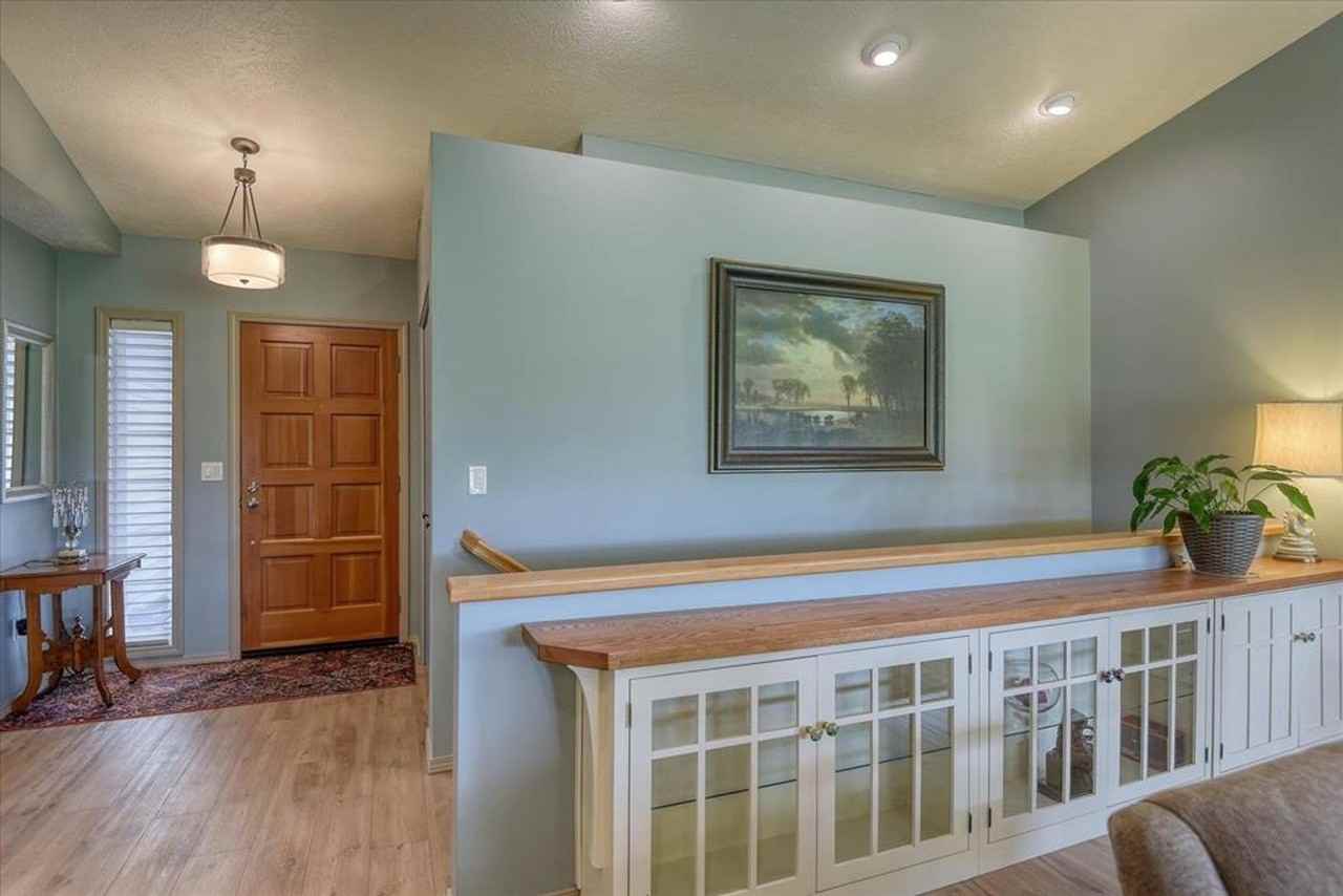 311 S Calvin Ln - Photo 2 of 23