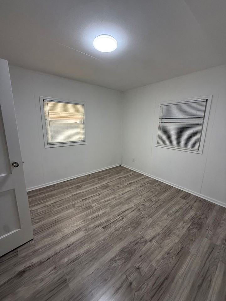 15615 Lotus Dr - Photo 3 of 6