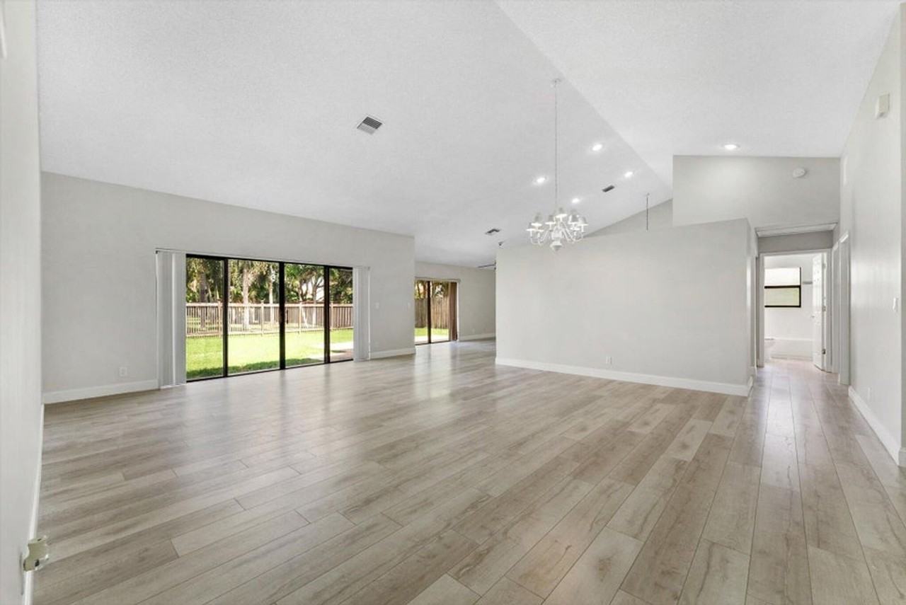 5809 Sun Pointe Cir - Photo 5 of 17
