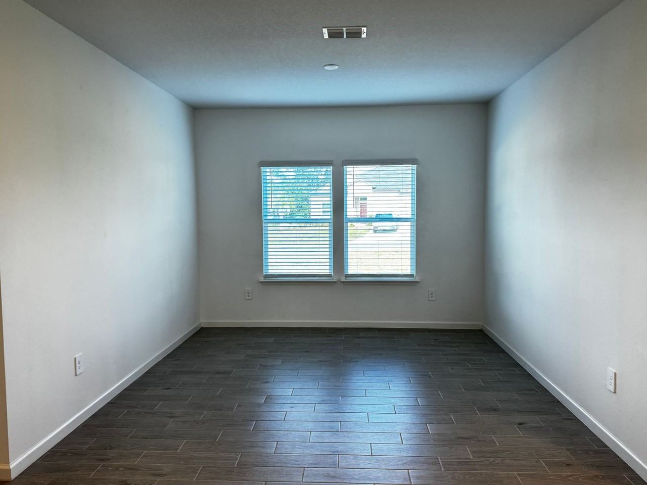 19447 Sw 79th St - Photo 5 of 21