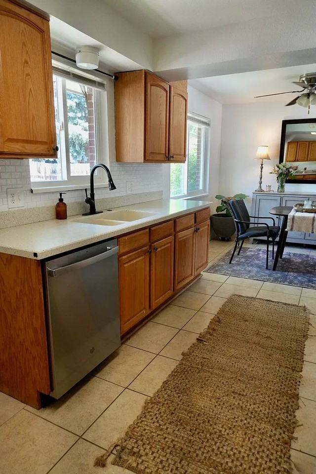2751 S Reed St - Photo 3 of 33