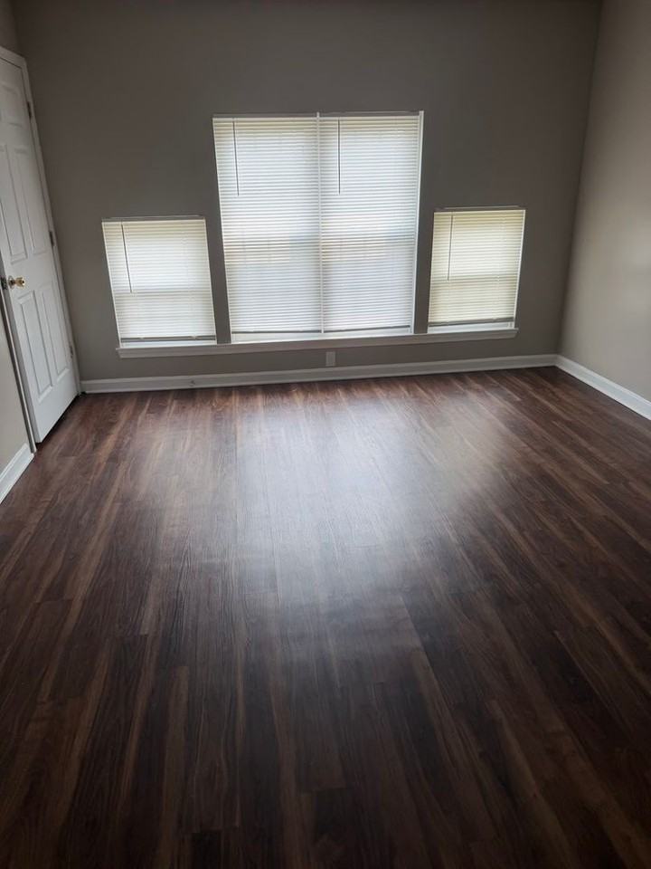 302 Peters Way - Photo 4 of 16
